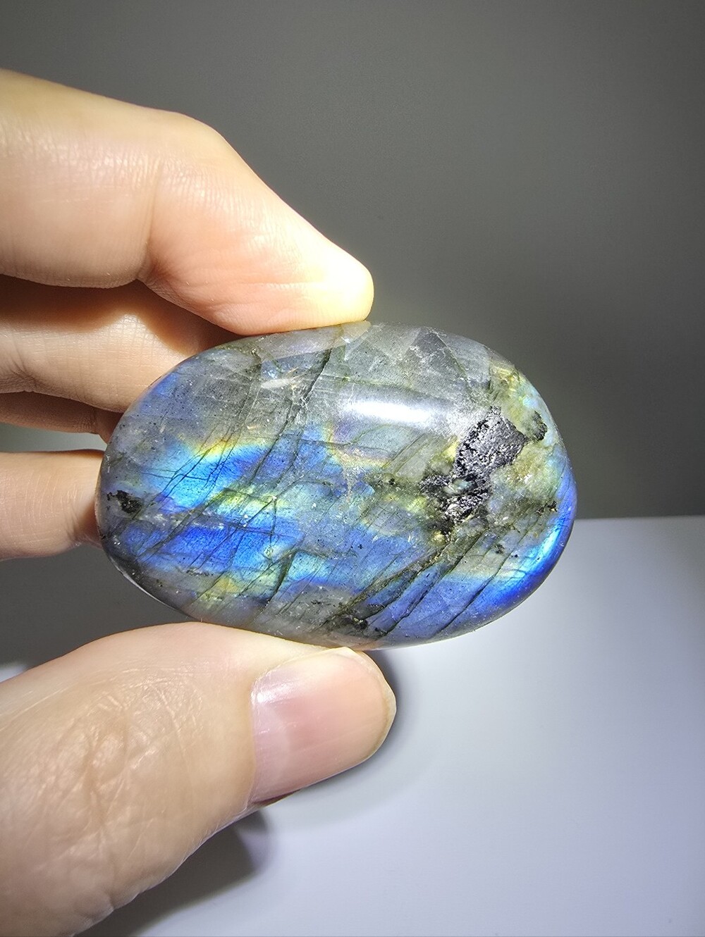 Labradorite Palm Stone - Blue Flash